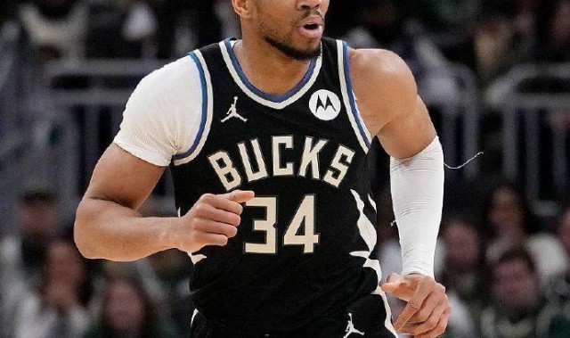 中欧体育官方入口-NBA东西部前十全出炉：榜首之争激烈 雄鹿领衔十队无缘季后赛