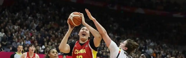 中欧体育官方网站-张子宇两双孤掌难鸣，宫鲁鸣率中国女篮惨败比利时，李梦赢了